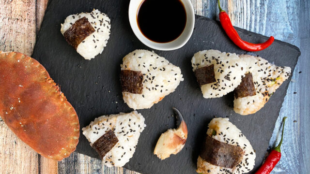 Onigiri med krabbe