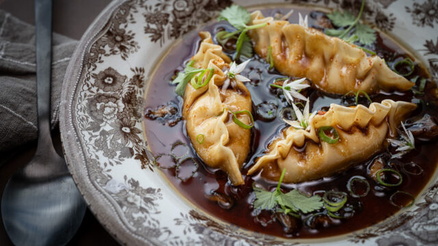 Gyoza fylt med krabbe, Shitake & XO-saus