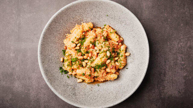 Pasta med rød pesto & krabbe