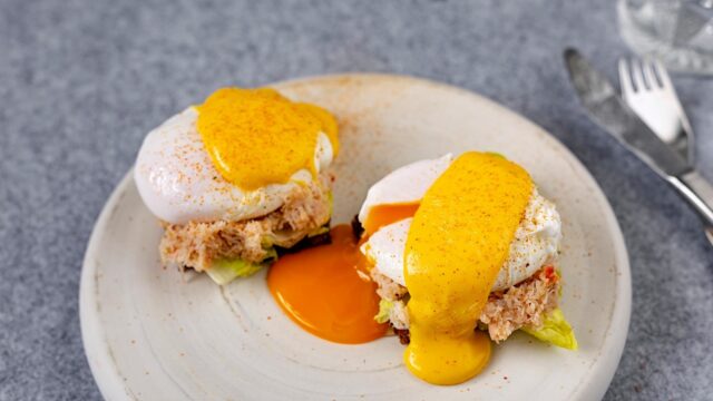 Egg Benedict med krabbe
