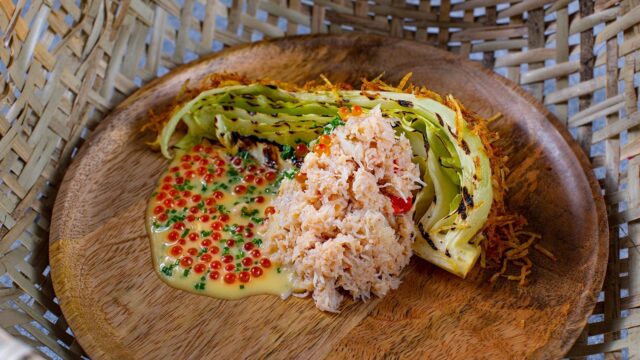 Grillet spisskål med krabbe, smørsaus og sprø potet
