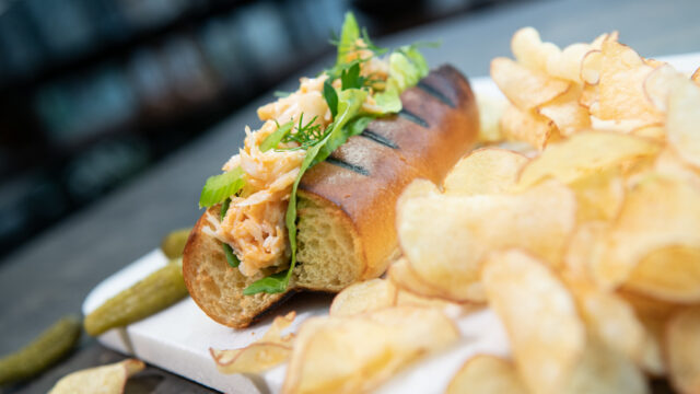 Crab roll - krabbe i pølsebrød