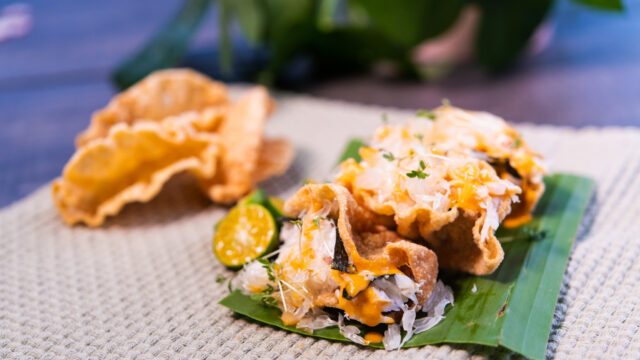 Sprø won-ton tacos med krabbe