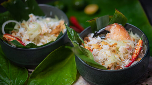Papaya-og pomelosalat med krabbe